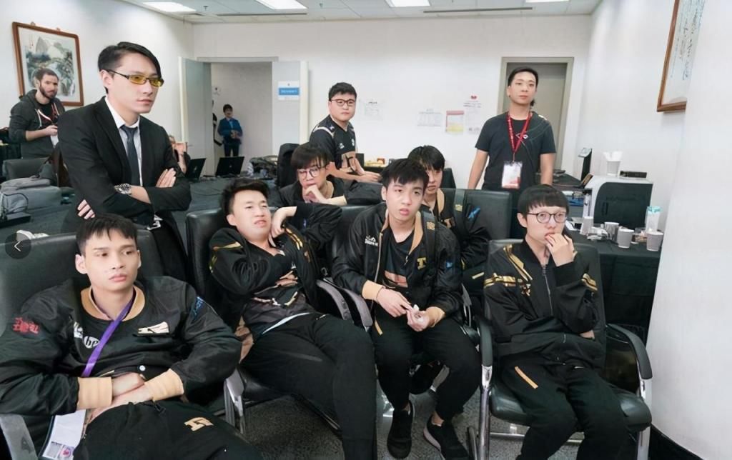 回归|letme直播爆料知名教练即将回归LPL：铁男和加里奥