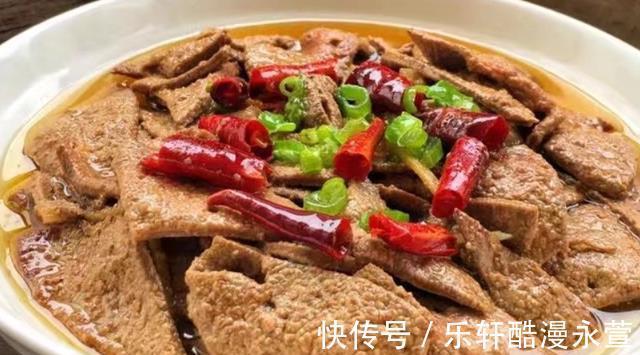 煎炒|洗猪肝,用清水和食盐都不对,教你一招,毒素全跑光,还没腥味