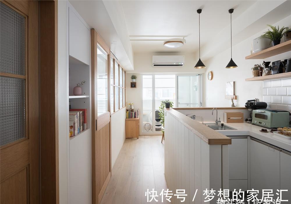 梳妆台|90后夫妻的1室1厅婚房：41㎡住下2个人3只猫，入住半年生活太惬意