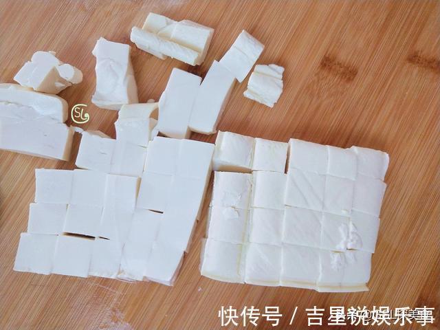 猪肉|豆腐不蒸不炒,简单一做,香辣入味,好吃过瘾,天冷越吃越热乎