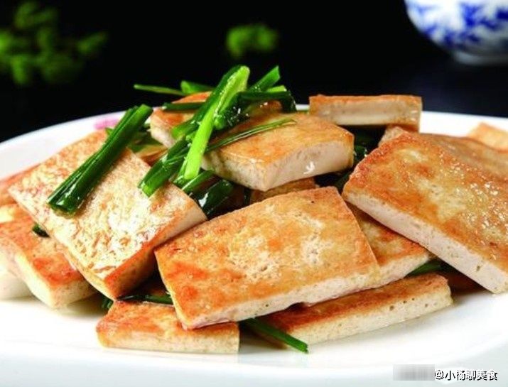 煎豆腐时，别直接下油锅！掌握这个诀窍，豆腐不碎不粘锅，还入味