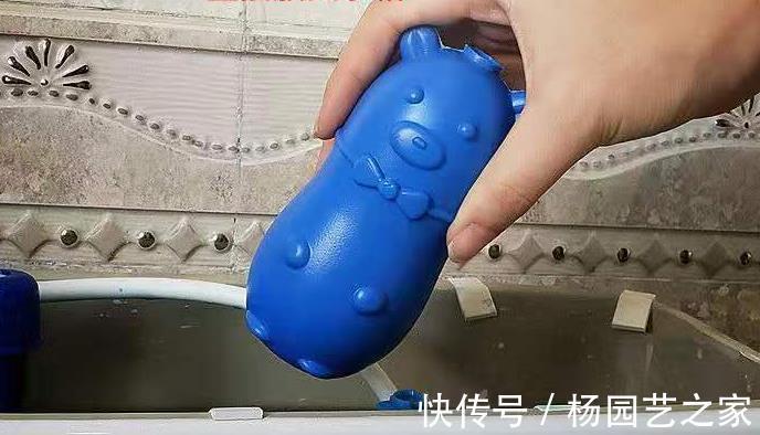 卫生死角|马桶三天不刷就有黄渍污垢,跟保洁阿姨学3招,轻松祛黄,无异味