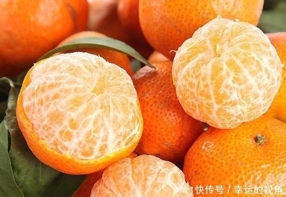 吃剩下的橘子皮不要扔，煮熟的橘子皮泡水喝，或许会有惊喜