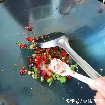 蒜蓉花甲粉丝煲