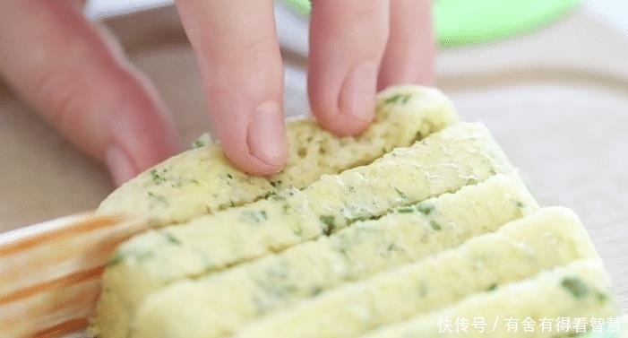 育儿|分享孩子爱吃的青菜山药糕,甜香软嫩,美味营养,不错的育儿辅食