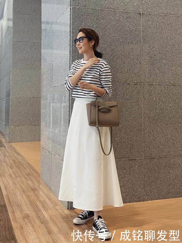 身材|这才是五十岁女人该有的装扮,这位日本博主的优雅穿搭,超有气质