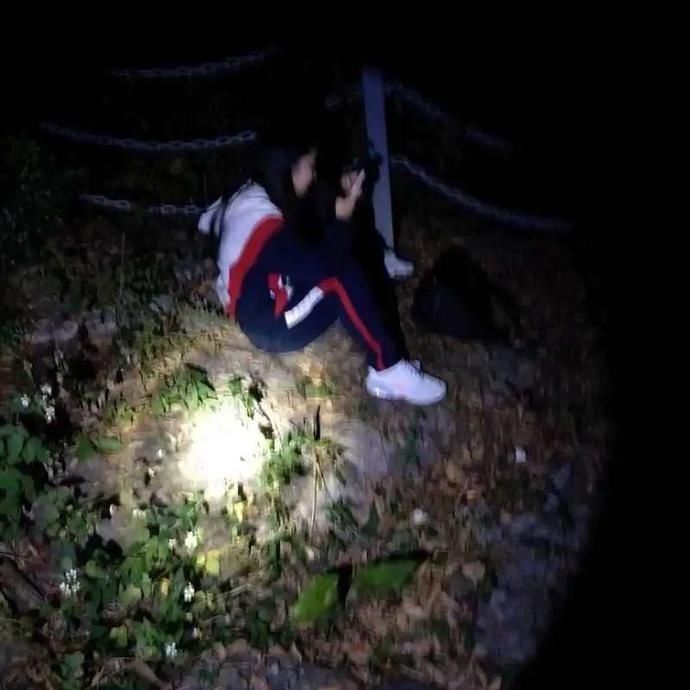 警方|惊险！少女悬崖边欲轻生，白云警方紧急救援