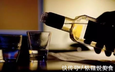 娇妻|45岁男子确诊肝癌,1个多月后离世,家属痛哭与妻子脱不了干系