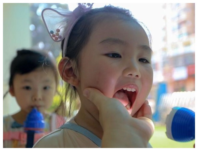 孩子|婆婆带娃5年从没进过医院,少喂2饭,多做2事,保护孩子的脾胃