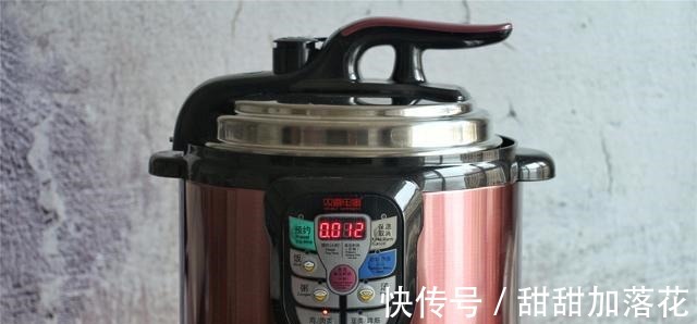 新鲜不起眼的菜，晒干太抢手，冬天和肉一起炖，全家大小都喜欢吃！