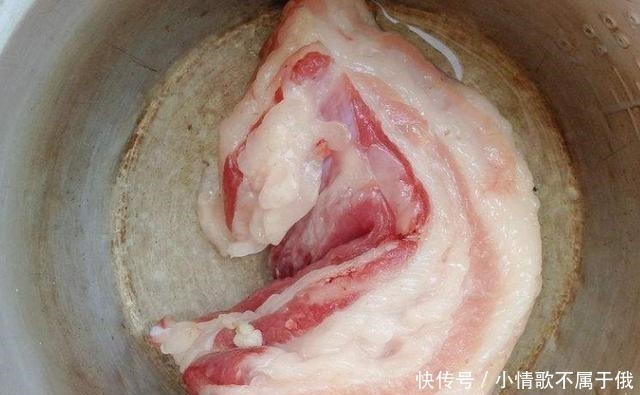 五花肉这样做太香了,皮脆不硬,肥而不腻,5斤都不够吃