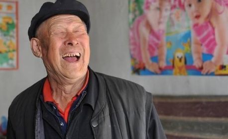 长寿|113岁长寿老人，身体依然硬朗，长寿秘籍：坚持3件事不做一件事