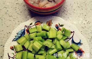 健康菜谱，黄瓜炒虾仁，清爽简单，美味营养，多两步带来大变化