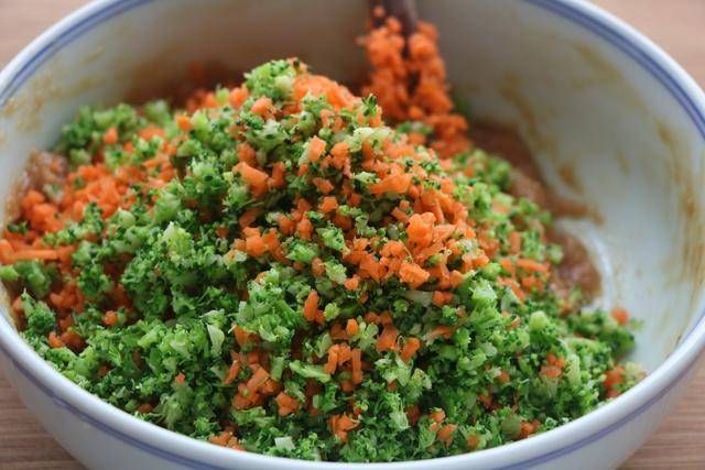 西兰花|西兰花别炒着吃，教你解馋新做法，颜值高吃不胖，三天两头就想吃