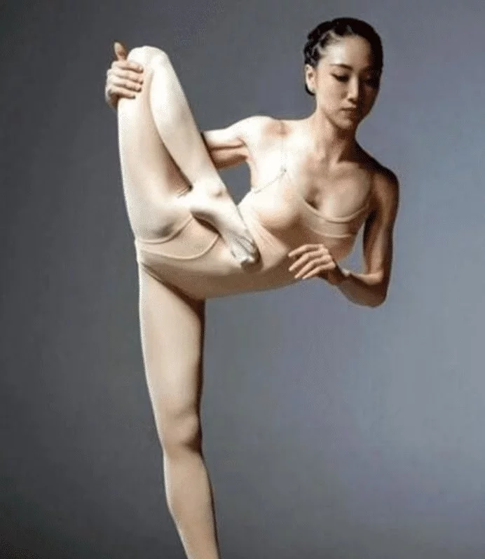 中国柔术第一美女，高难度动作轻松挑战，打破吉尼斯纪录