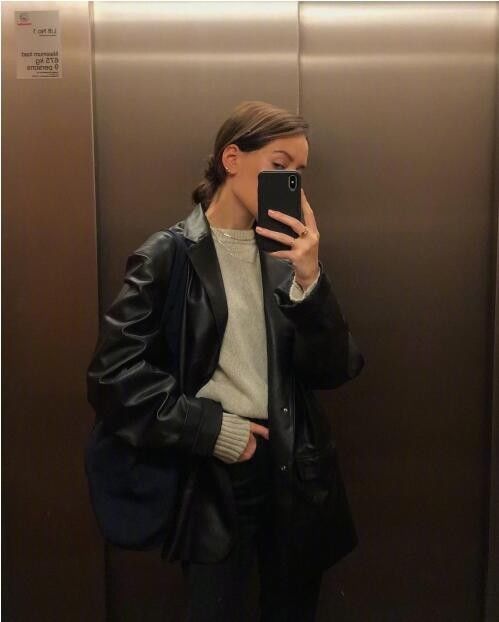 澳洲博主Jessica Alizzi是如何轻松就把简单的衣服穿出时尚感