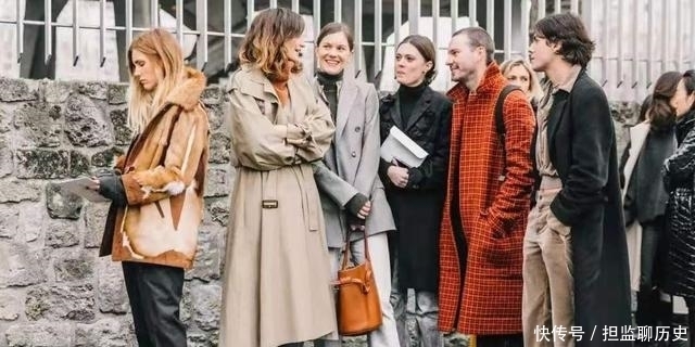 秋冬穿大衣的女人超显气质!选对这4件内搭,轻松上身照着做准美