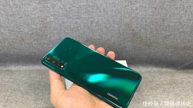 系列|如何选购华为手机？业内人士建议选择这两个系列，不失面子有内涵