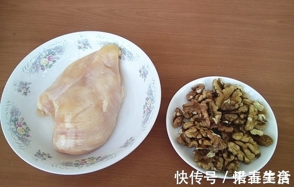 白发脱发|白发脱发的人别慌！学会这“菜”，隔三差五吃一些，护发乌发