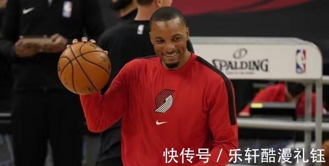 鲍威尔|一年一亿，没空间啊！顶不住了，休赛期三人必走一个啊！