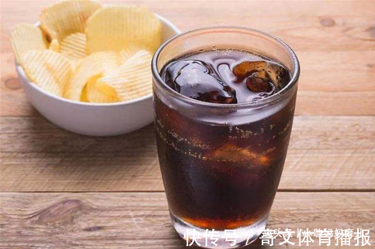 肥宅|我们的孩子正在被“催熟”?医生:这6类零食,再馋也别给孩子吃