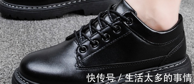 西部牛仔 牛仔裤能不能配黑皮鞋！