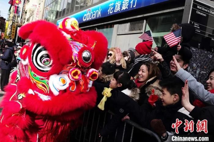 “年味中国”系列稿之七： 中西方“庙会”有何异同？|东西问 | 狂欢节