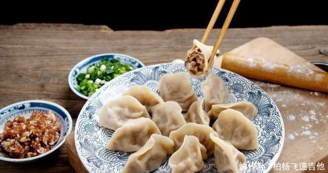  肉馅|饭店的肉馅水饺为什么鲜嫩多汁面点师告诉你调馅的方法，太香了