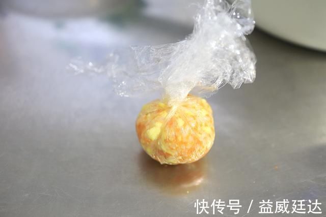 胡萝卜|六一儿童节,给小宝宝做的胡萝卜饭团好看又好吃,大人都想吃