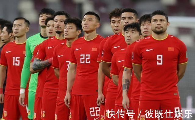 武磊|CCTV5直播!国足PK日本将变阵541:李铁更换4人,韦世豪领衔上位