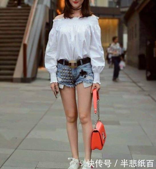 花朵|红色花朵背心,搭配牛仔裤,甜美时髦的风格,彰显女人味