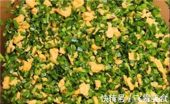 饺子皮|这才是正确的“包饺子”手法，对折再一挤，轻松做出大肚水饺！