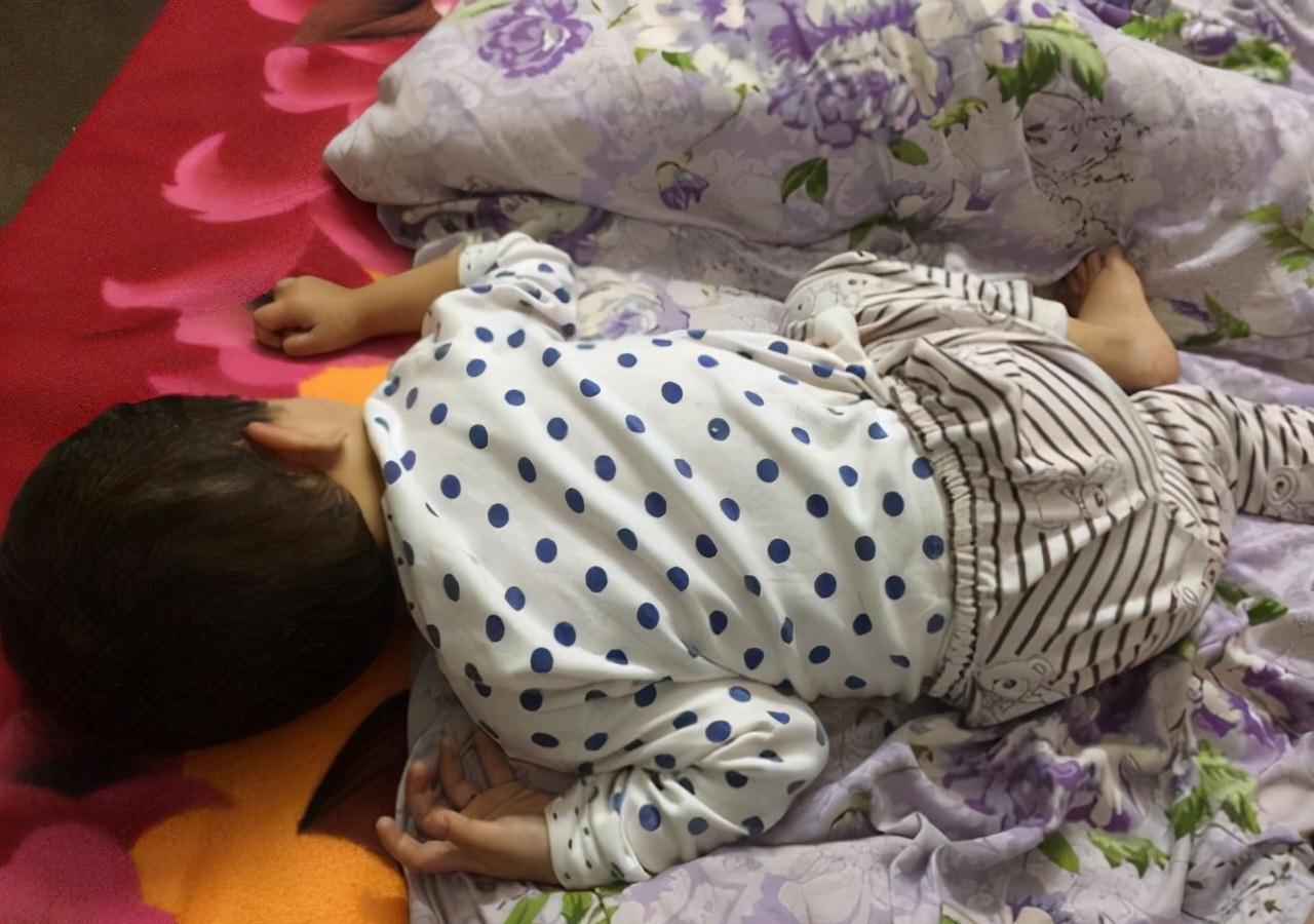 小宝宝|有种“热”叫孩子爱踢被子,其实不止热,娃有“苦衷”妈妈不知