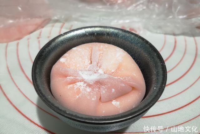 雪媚娘皮|夏天最受欢迎的甜品，软糯香甜，1小时卖出200个，在家也能做