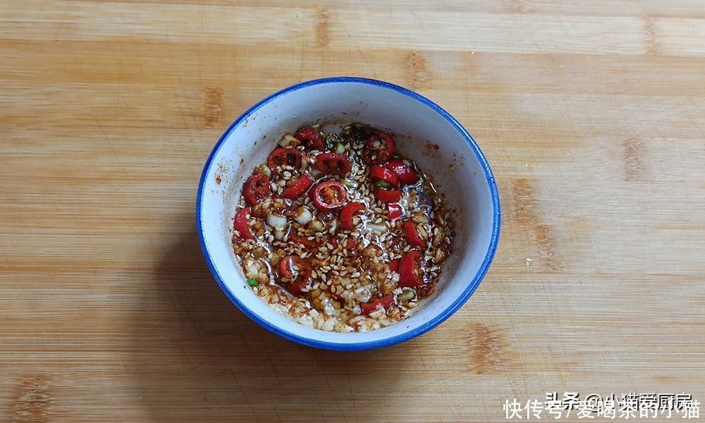 麻辣|夏天炎热，可以尝试一下这道凉拌泡面的神仙吃法，鲜香麻辣爽口