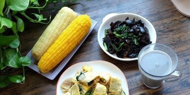 晒一晒多妈家的早餐,四口人的家常菜,有人说:可以开个早餐店了