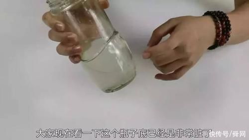 贴纸|杯子的底部不好清洁，是否困扰你?教你一招，简单易行，杯子洁净如新!