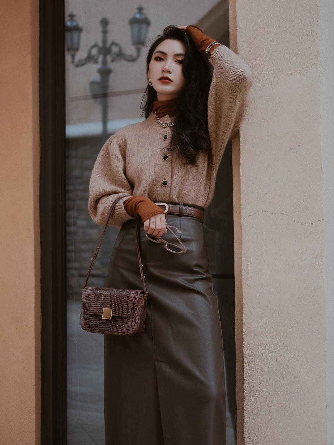 搭配|短款针织开衫与裙子的碰撞,温柔多情青涩朦胧,还不快来试试