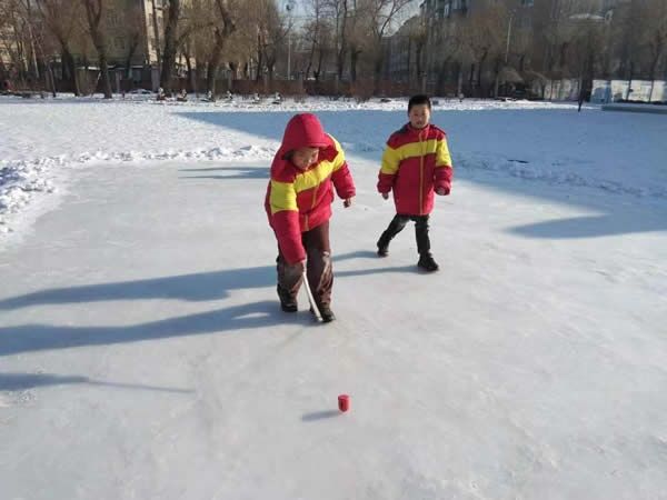 东华小学：【东华?华彩】乐享冬趣，载梦冰雪（图）