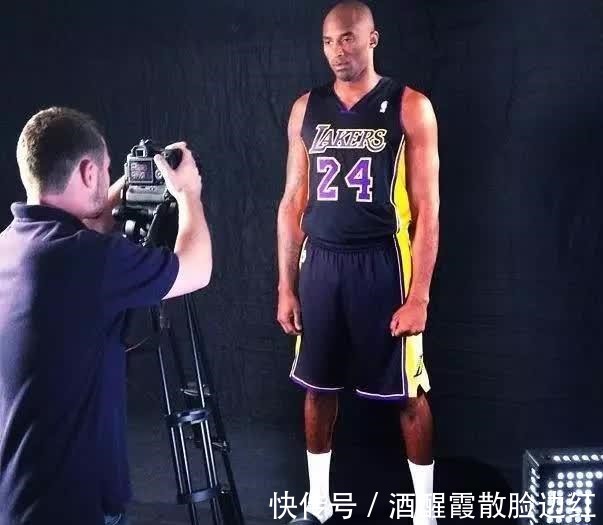 nba 体育生都爱“拖鞋+白袜”，如此土爆的搭配，为何这么受欢迎