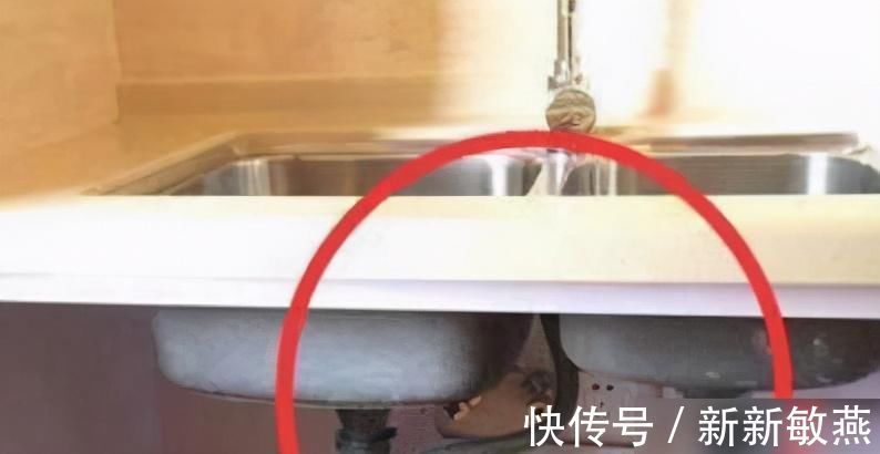 插座|头一次见有人厨房这样装插座,一进门我就看愣,太聪明了