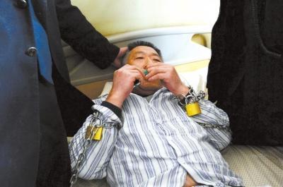 男子|44岁男子，脑出血入院，2小时后离世，高血压者，一件事需谨记