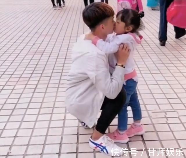 哥哥|相差15岁的妹妹送哥哥去上学,看到画面路人直呼暖心