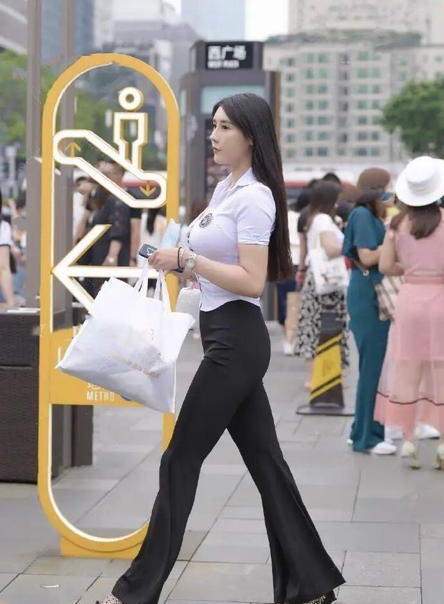 “苹果型”身材的穿搭，讲究松紧有度，合理展现自己的线条美！