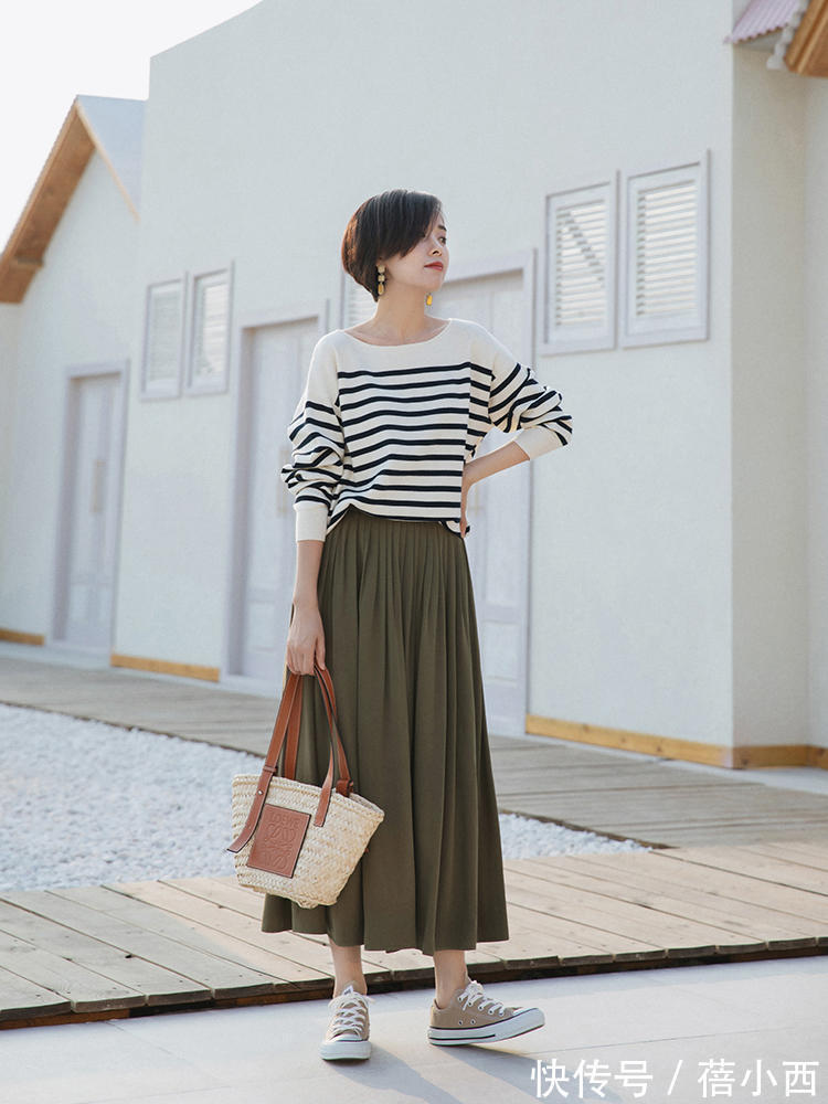 半身裙|3、40岁的女人穿半身裙,上装搭配什么才优雅?这样穿打造好气质