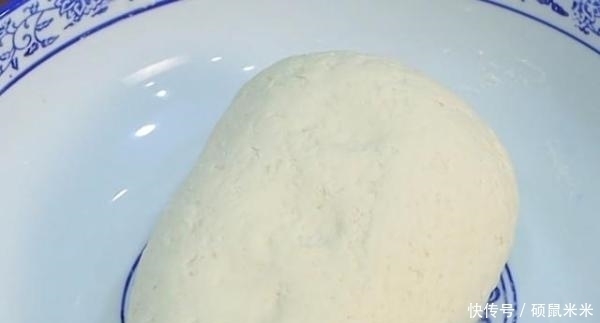 豆腐别只炒着吃,学会这样做,孩子天天点名吃,营养解馋,比肉香