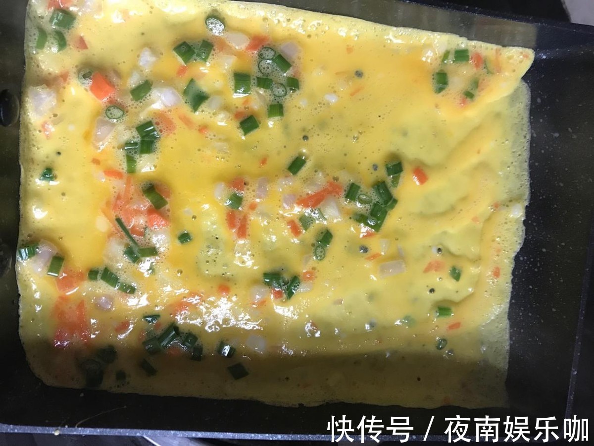 鸡蛋|精致细腻,口感丝滑,在家做营养高的鸡蛋卷