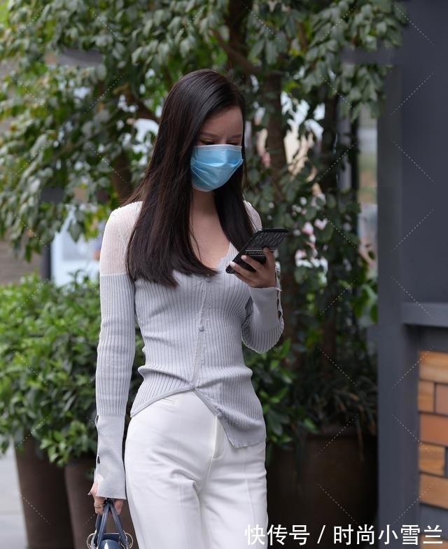 针织衫|网纱拼接针织衫,搭配纯白喇叭裤,精致干练时尚霸气