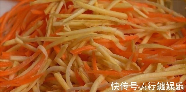 电饼铛|玉米面这样做真好吃，一擀一煎，5分钟出锅，连吃一个月都不腻