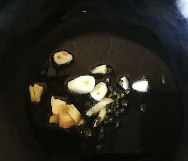 好极了|茴香球炒火腿肠,淡淡的茴香味儿,颇有点西芹的口感,味道好极了